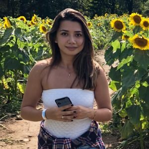 Meet your Posher, Danielle